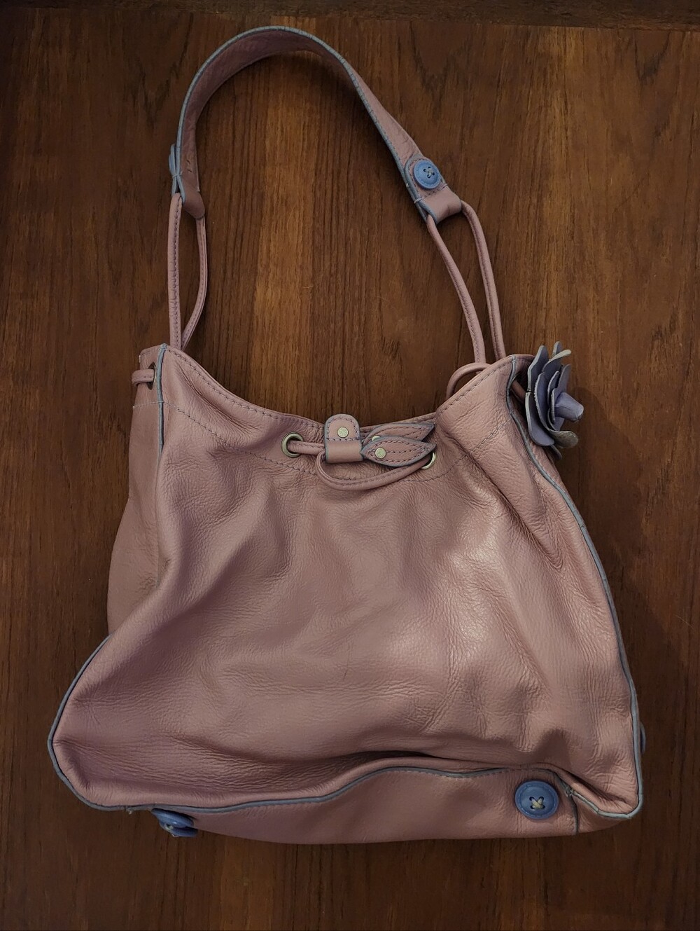 Cul-De-Sac Women's Pink Shoulder Bag with Floral Accent